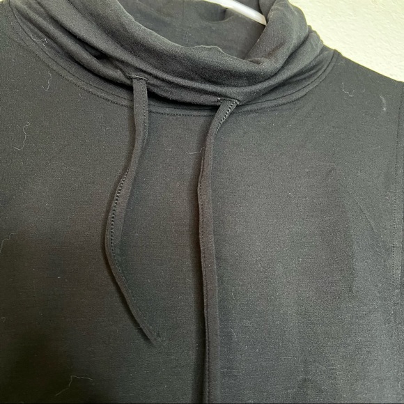 32 Degrees Women's Cowl-Neck Black Sweatshirt Size M - Picture 3 of 9